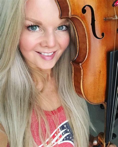 Máiréad Nesbitt (@maireadnesbittcelticviolinist)